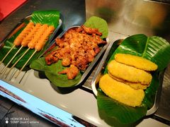 -亚龙湾亚泰商业街