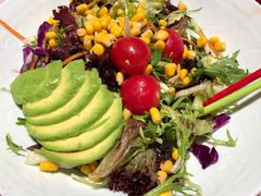 牛油果蔬菜沙拉-辣小鲜·南昌大排档(船山路店)