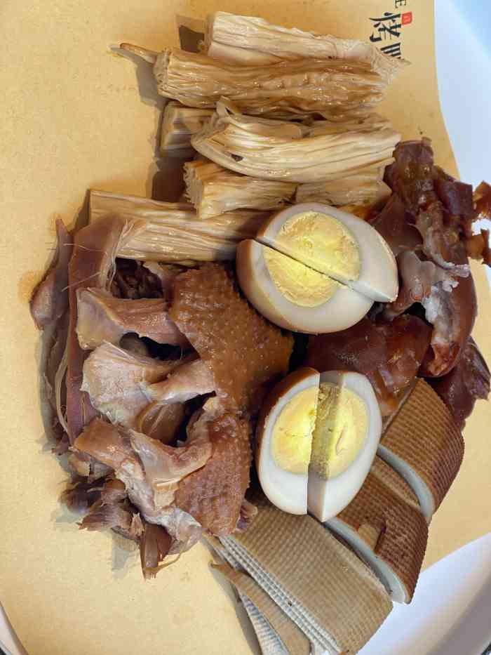 锦色烤鸭(大里路店)-"总体上菜挺快的,每道菜都是精心摆盘,排骨.