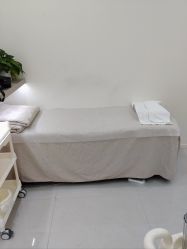 -苗方清颜专业祛痘·皮肤管理