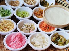 -包整·丝娃娃(一览甲秀楼风景店)