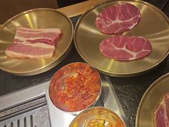 -臻牛烤肉