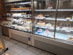 面包甜点陈列柜-皇冠幸福里动物奶油生日蛋糕(光谷软件园店)