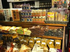 面包甜点陈列柜-阿里山大桶一特产店