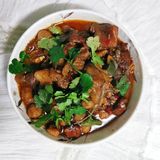 板栗烧牛肉烹饪时加上啤酒味道不摆了
