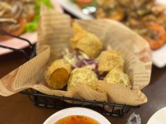 -J Daeng Seafood