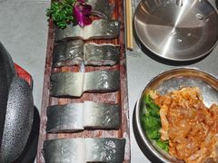 -围炉肉舍•炭烤活鳗•丹东海鲜烤肉(步行街店)