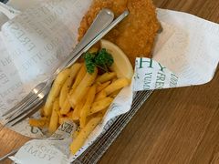 -Chom Cafe and Restaurant