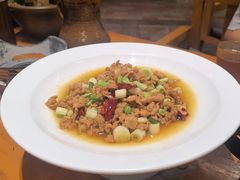 云南宣威小炒肉-老滇山寨•云南特色菜•地方菜•民族风情歌舞表演(金碧店)