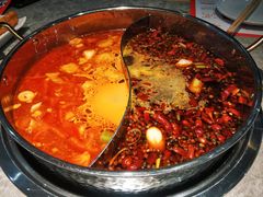 鸳鸯锅底-成都玉林串串香(世纪港湾店)