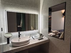 -上海虹桥中心爱琴海亚朵S酒店