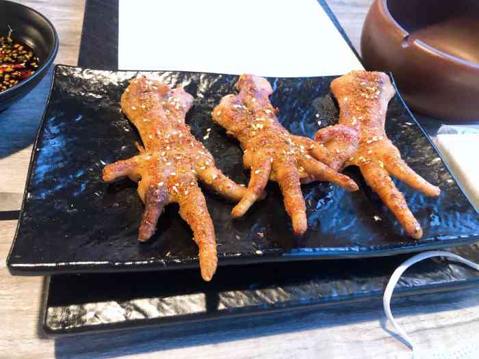 小瓦罐海鲜手把串(黄山西路店)-"小瓦罐海鲜手把串~人特别多,饭点需要