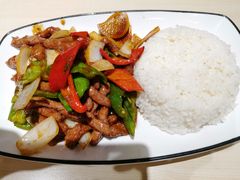 蚝油牛柳盖饭-汤去三面(骆驼店)