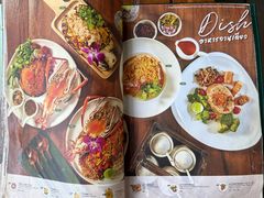 -Chom Cafe and Restaurant