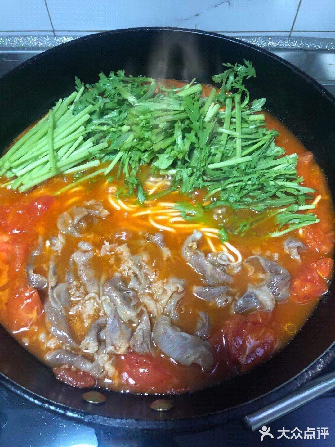 我太喜欢番茄味道了，放了一袋番茄底料外加一个番茄