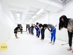 -菠萝格斗巴西柔术训练馆