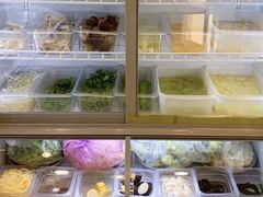 -愉肴麻辣香锅(中山路店)