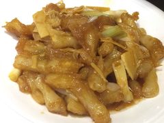 葱烧蹄筋-闫府私房菜·百年鲁菜(恒隆店)