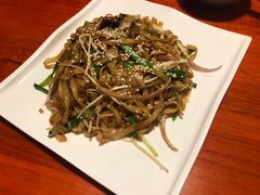 牛肉炒河粉-十三道烧烤(保利西街店)