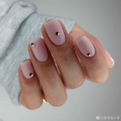 -Pink You美甲洗眉纹绣定制中心