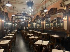 -Majestic Café