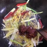 ️在家研究新菜谱。今天我们来做红烧鳝鱼