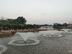 -蓝色港湾停车场