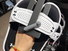-UNDER ARMOUR(八达岭奥莱店)