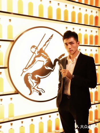 人头马邑站｜与美酒、艺术来场浪漫约会