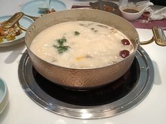 -洪氏嗨捞·猪肚鸡火锅(阳光天地店)