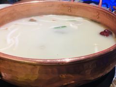 -三人行骨头王火锅(长寿店)