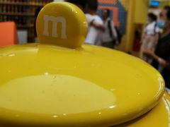 -m豆巧克力世界(上海世茂广场店)