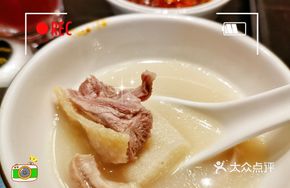 Powerful Bamboo Sponge Chicken in Pig's Trotter Soup