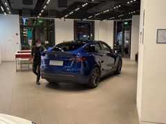 -TESLA 特斯拉(上海太古汇体验店)