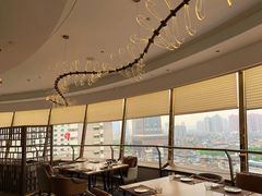 -杏荟旋转餐厅(广州爱群店)