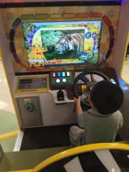 -莫莉幻想儿童乐园(武汉经开永旺店)