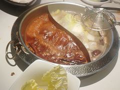 -左庭右院鲜牛肉火锅(金山万达店)