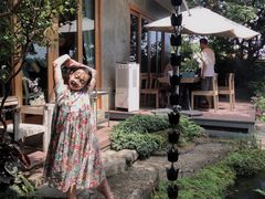 -Chom Cafe and Restaurant