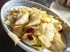 炝炒莲白-天回镇何氏豆腐(总店)