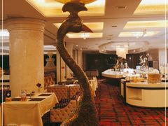 -乌兰湖畔草坪轻奢营地