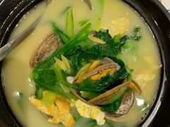 大黄蚬子煮小白菜-东方饺子王(大屯路店)