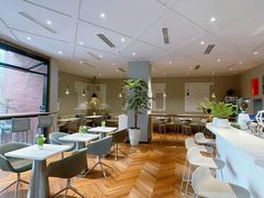 -潮一不贰·法式甜品·生日蛋糕·西式简餐(外滩店)