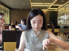 -大中华希尔顿酒店-念自助餐·嗨啤·小龙虾