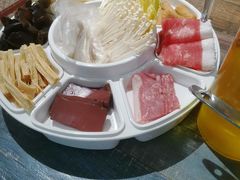 火锅涮菜-鸡遇虾煲干锅火锅(小寨金莎店)