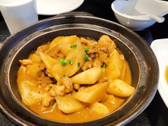 萝卜炖牛肉煲-高第街56号港式餐厅·精选(世茂广场宽厚里大明湖店)