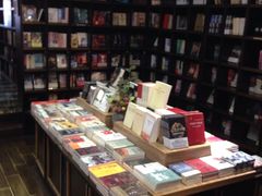 -钟书阁(松江泰晤士小镇店)