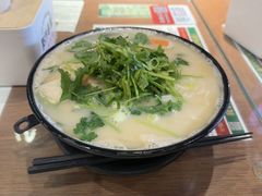 -肥汁米蘭香港米线(定西路店)