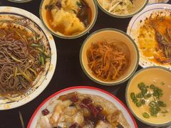 -蓝田九大碗民俗食府(蓝田店)