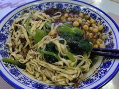 -渝之汇牛肉豌杂面