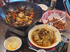 -富正毅三下锅·湘西韵味(天门山索道店)